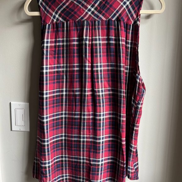 RAILS PLAID SLEEVELESS BUTTON DOWN - Picture 4 of 4